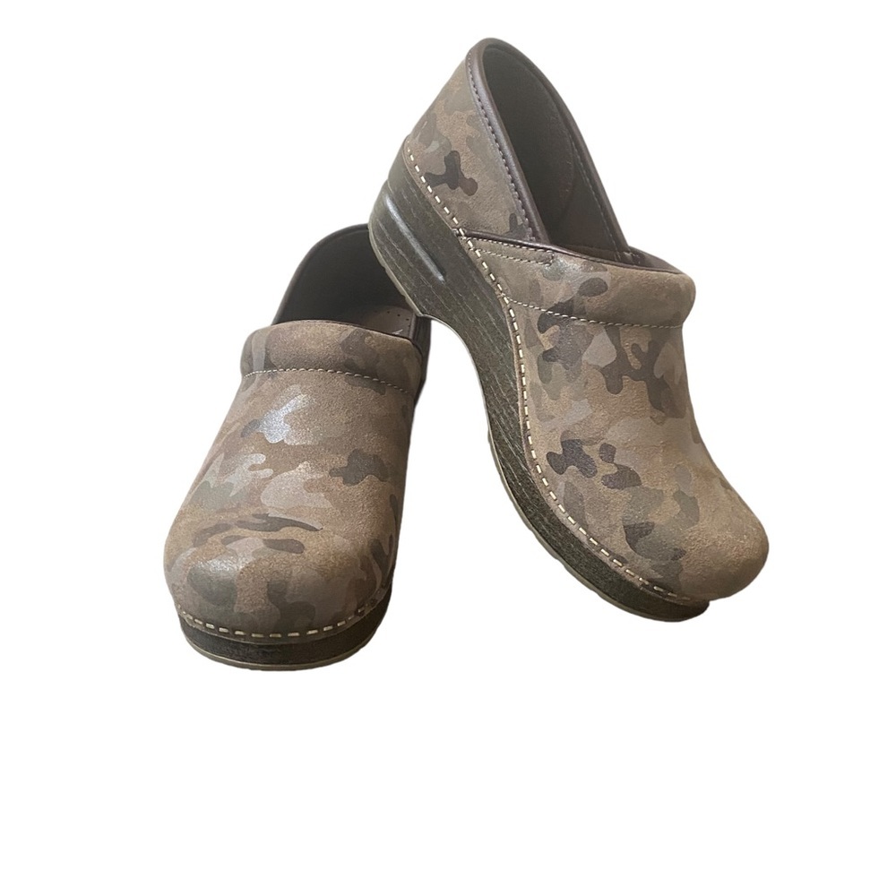 Dansko New Women's Professional Clogs Camo size 38